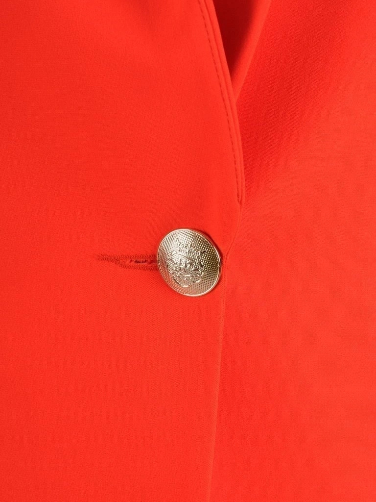 Elegancki żakiet damski do sukienki pomarańczowy – prosty krój optycznie wyszczuplający 25773