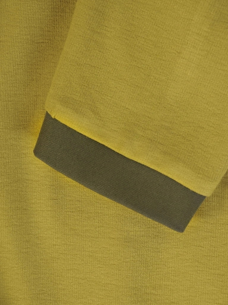 Limonkowa sukienka wizytowa trapezowa midi – kobiecy krój z elegancką kontrafałdą 34805