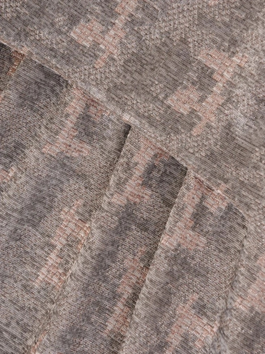 Elegancka sukienka rozkloszowana w odcieniu srebra – fason z narzutką pięknie modelujący sylwetkę 26989