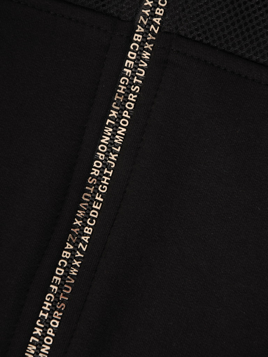 Czarna bluza z ozdobnymi napisami, zapinana na zamek 31204